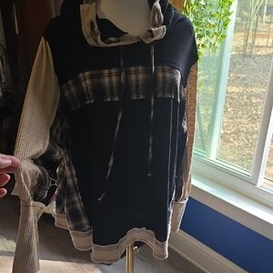 POL Men’s Black and Tan Plaid Turtleneck Sweater